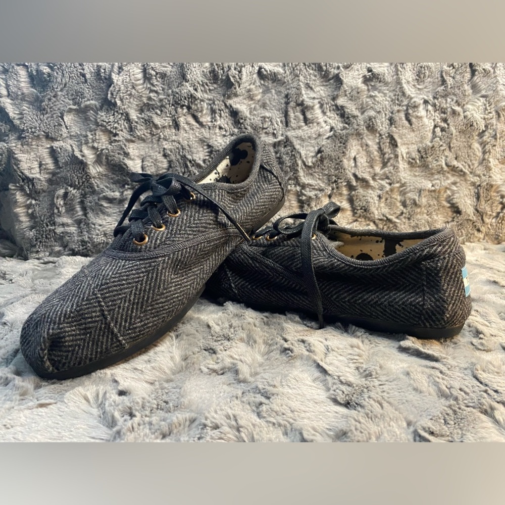 TOMS women’s Cordones Footwear